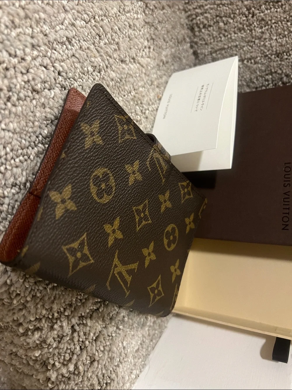 Louis Vuitton compact louis